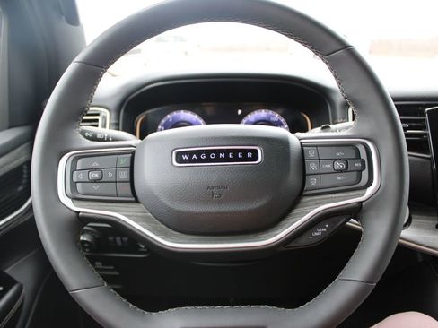 Used 2024 Jeep Wagoneer Series II image 41