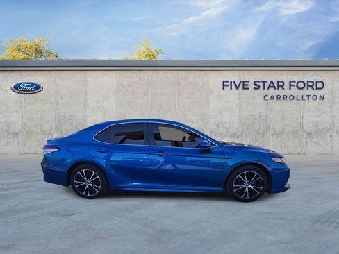 Used 2019 Toyota Camry SE image 10