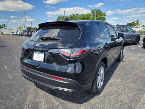Certified 2023 Honda HR-V LX image 4