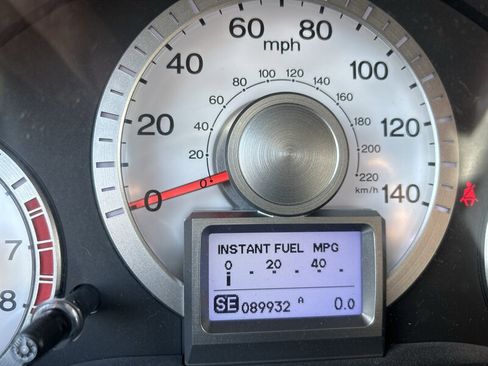 Used 2011 Honda Pilot Touring image 16