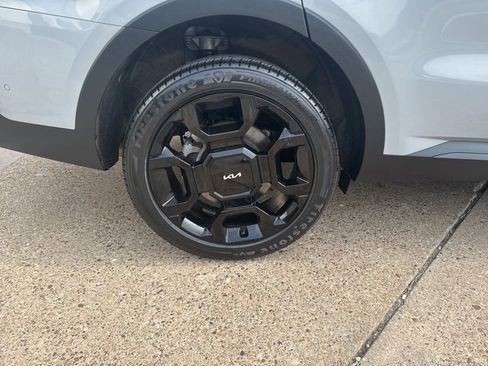 Used 2024 Kia Sorento SX Prestige w/ Sage Leather Package image 7