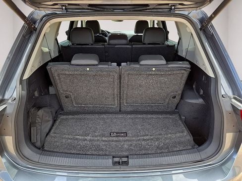 Used 2022 Volkswagen Tiguan SE FWD image 13