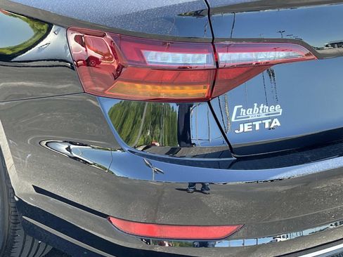 Used 2019 Volkswagen Jetta SE FWD image 5