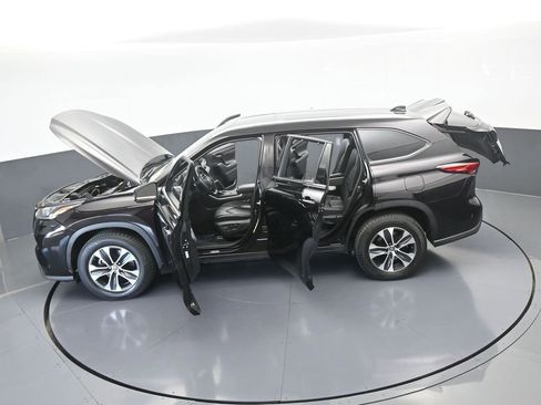 Used 2021 Toyota Highlander XLE image 64