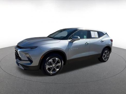 Used 2025 Chevrolet Blazer LT FWD image 8