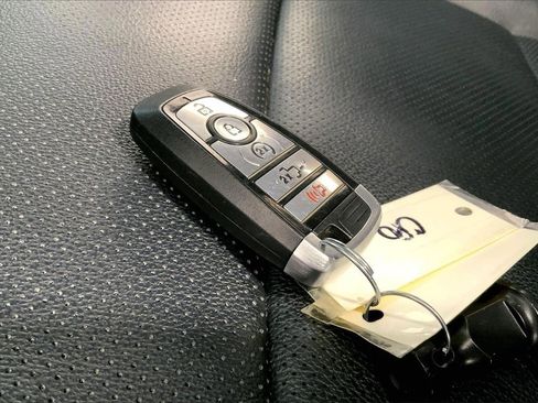 Certified 2022 Ford F150 Lariat w/ Equipment Group 502A High image 11