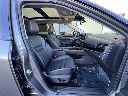 Used 2023 Nissan Rogue SL w/ SL Premium Package image 26