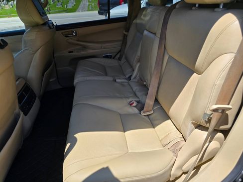 Used 2011 Lexus LX 570 4WD image 22
