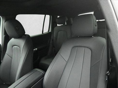 New 2026 Mercedes-Benz GLB 250 4MATIC image 9