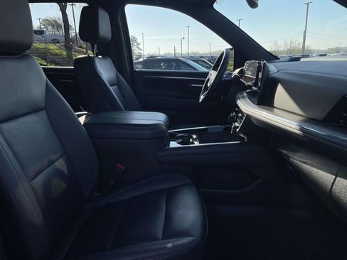 Used 2025 Chevrolet Tahoe Z71 image 14