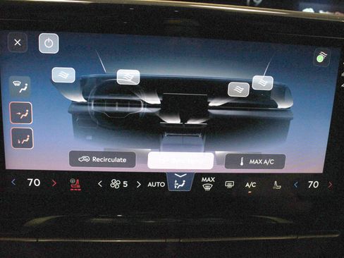 Used 2024 Lincoln Nautilus Reserve w/ Equipment Group 202A AWD/4WD image 28