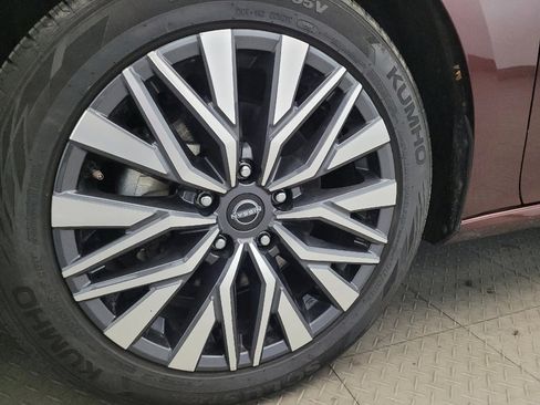 Used 2024 Nissan Altima 2.5 SV image 31