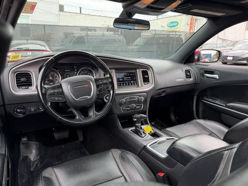 Used 2022 Dodge Charger SXT w/ Leather Interior Group RWD image 17
