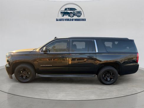 Used 2016 Chevrolet Suburban LT image 4