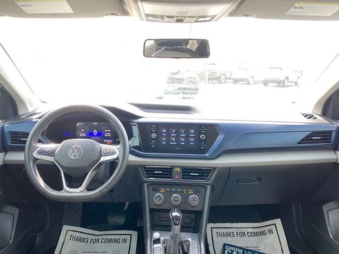 Used 2022 Volkswagen Taos SE FWD image 19