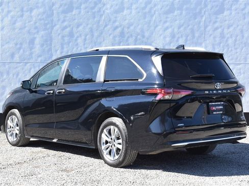 Used 2024 Toyota Sienna Limited AWD/4WD image 2