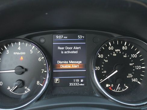 Used 2019 Nissan Rogue SV image 9