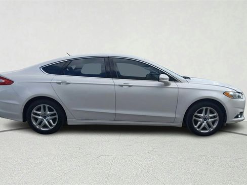 Used 2014 Ford Fusion SE w/ Equipment Group 202A image 7
