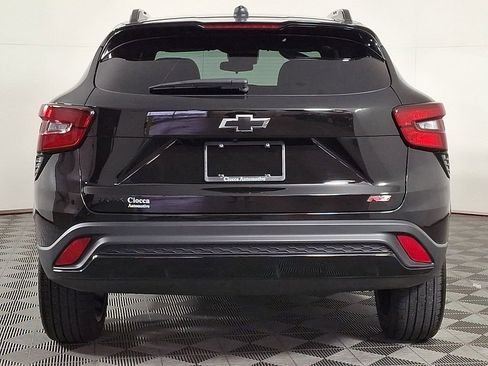 Used 2025 Chevrolet Trax RS image 8