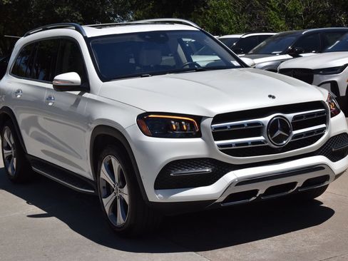 Used 2021 Mercedes-Benz GLS 450 4MATIC image 4