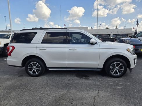 Used 2018 Ford Expedition XLT w/ Equipment Group 202A RWD image 4