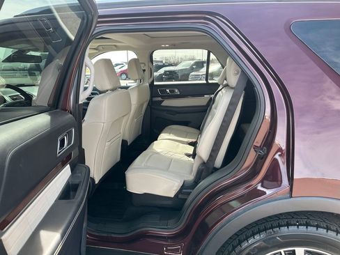 Used 2018 Ford Explorer Platinum image 20