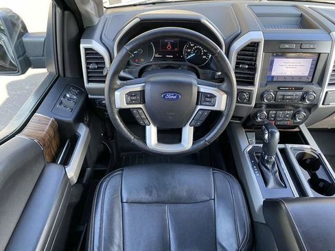 Used 2019 Ford F150 Lariat image 13