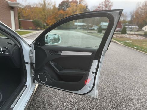 Used 2016 Audi A4 Premium Plus w/ Technology Package image 34