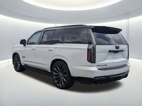 Used 2025 Cadillac Escalade V AWD/4WD image 4