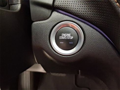 Used 2018 Chevrolet Equinox Premier image 24