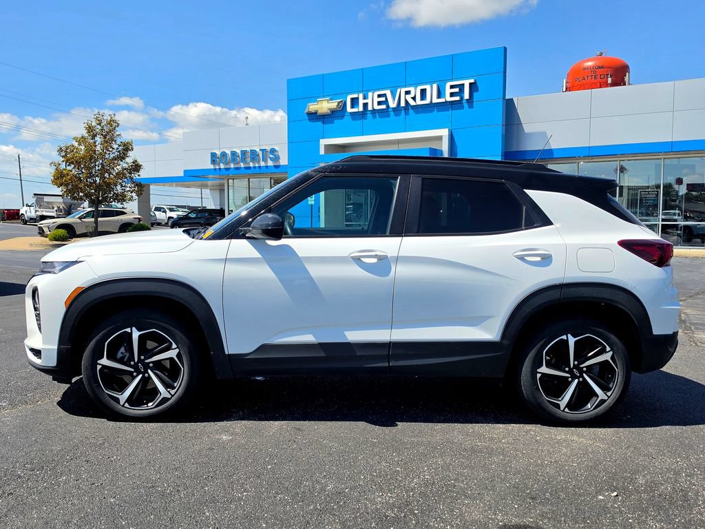 Used 2023 Chevrolet TrailBlazer RS w/ Convenience Package AWD/4WD image 3