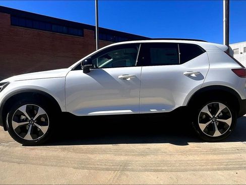 New 2026 Volvo XC40 B5 Plus w/ Protection Package Premier AWD/4WD image 21