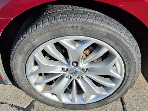 Used 2014 Ford Taurus Limited image 18