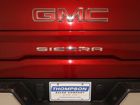 Used 2023 GMC Sierra 1500 SLT w/ SLT Premium Plus Package AWD/4WD image 38