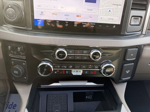 Used 2025 Ford F450 Platinum w/ FX4 Off-Road Package AWD/4WD image 22