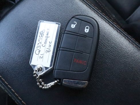 Used 2021 Jeep Compass Limited w/ Elite Interior Group image 34