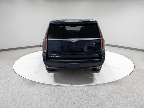 Used 2017 Cadillac Escalade Premium Luxury image 37