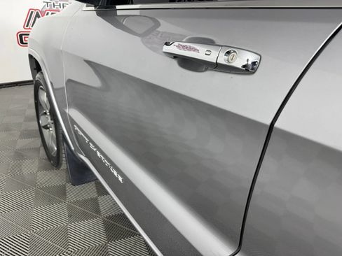 Used 2014 Jeep Grand Cherokee Overland AWD/4WD image 26