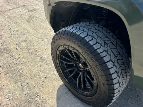 Used 2021 Toyota Tacoma TRD Sport w/ TRD Premium Sport Package AWD/4WD image 7