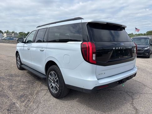 Used 2025 Ford Expedition Max Active AWD/4WD image 5