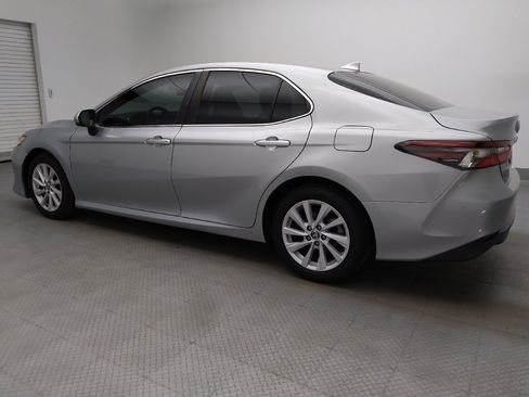 Used 2021 Toyota Camry LE FWD image 3