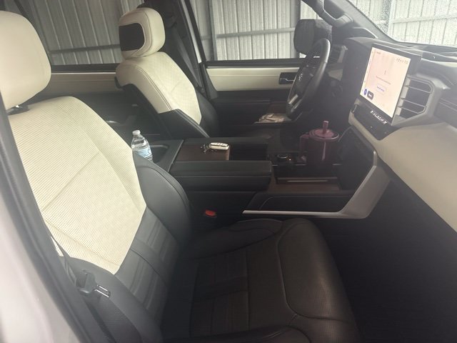 Used 2025 Toyota Sequoia Capstone AWD/4WD image 23