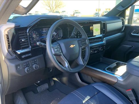 Used 2025 Chevrolet Silverado 2500 High Country w/ Technology Package image 18