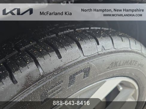 Used 2022 Hyundai Venue SEL image 30