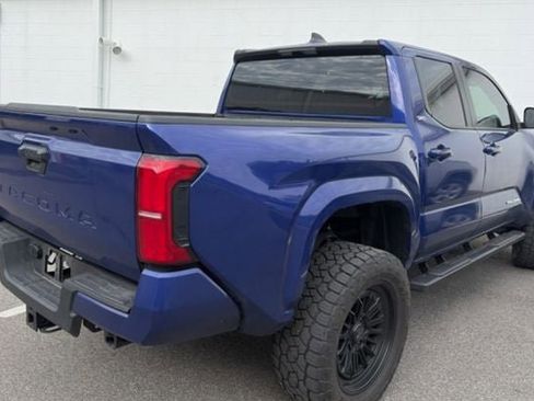 Used 2025 Toyota Tacoma SR5 image 3