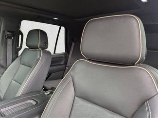 Used 2022 GMC Yukon SLT w/ SLT Premium Package video 4