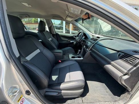 Used 2013 Toyota Camry SE FWD image 11