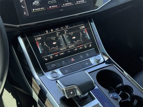 Used 2023 Audi Q8 Premium Plus w/ Premium Plus Package image 28