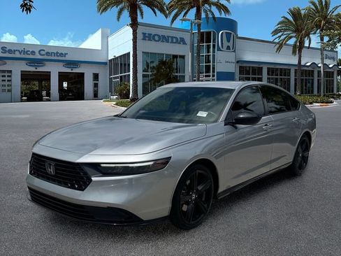 Used 2023 Honda Accord Sport image 4