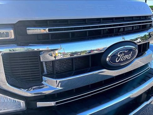 Used 2022 Ford F250 XLT w/ XLT Premium Package AWD/4WD image 27